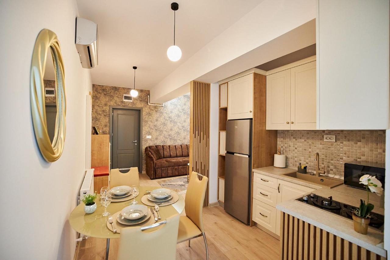 Uptown Apartments Iasi Exteriör bild